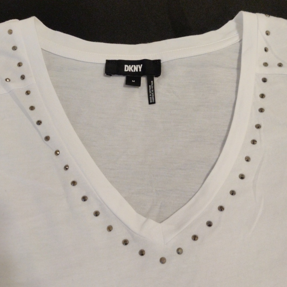DKNY Lightweight Sleeveless V-neck studded top. - Picture 4 of 9